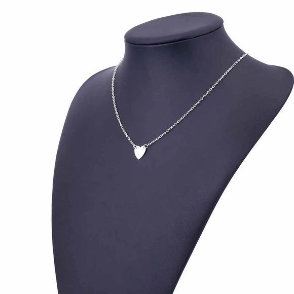 NWT Stunning Silver Simple Heart Necklace - Picture 2 of 7